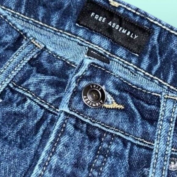 Free Assembly Mid Rise Dark Wash Jeans Size 10 29x30” #178 - Picture 2 of 7